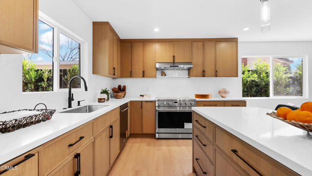 4 Bed Home for Sale in Thousand Oaks, California
