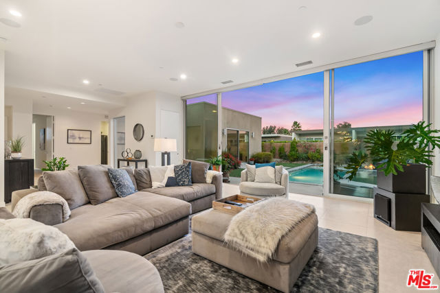 658 Dominion Way, Palm Springs, CA 92262