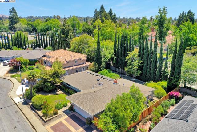 41025 Pajaro Dr, Fremont CA: https://media.crmls.org/mediaz/bac2fe69-ed49-4d63-99b6-d8ebc1148a4f.jpg