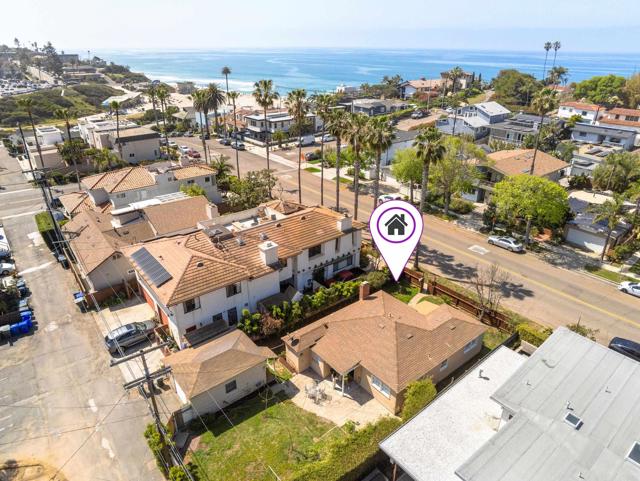 Detail Gallery Image 3 of 33 For 135 4th St, Encinitas,  CA 92024 - 2 Beds | 1 Baths