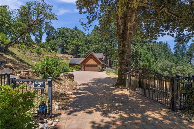 19960 Skyline Boulevard, Los Gatos CA: https://media.crmls.org/mediaz/bac385a4-464a-4198-b3e4-7039fd8e1c66.jpg