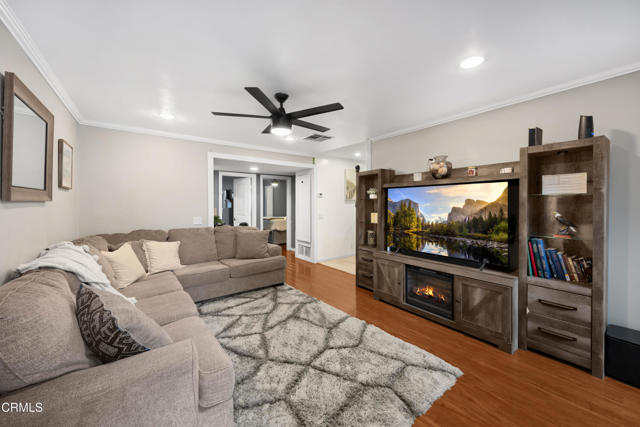 Detail Gallery Image 3 of 17 For 3902 Bresee Ave #1,  Baldwin Park,  CA 91706 - 2 Beds | 1/1 Baths