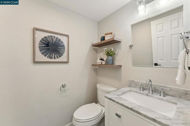 332 Kinross Dr, Walnut Creek CA: https://media.crmls.org/mediaz/bac44cbd-4cf1-4233-87cc-b14cf6f983a2.jpg