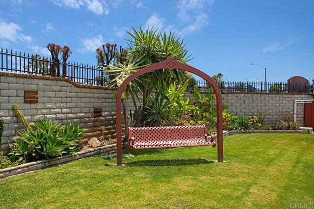 Detail Gallery Image 33 of 48 For 1506 Oak Dr #4,  Vista,  CA 92084 - 2 Beds | 2 Baths