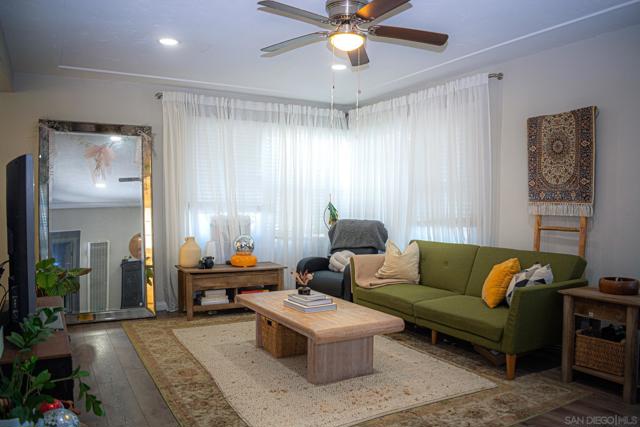 4092 Winona Ave, San Diego CA: https://media.crmls.org/mediaz/bac5497b-b482-4b33-a8da-9448dd6cb05a.jpg