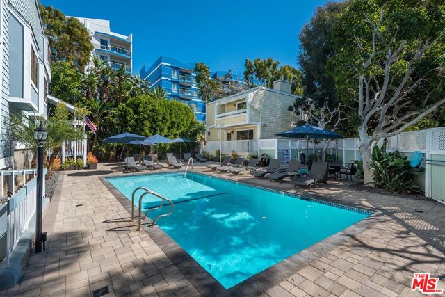 3516 Via Dolce, Marina del Rey CA: https://media.crmls.org/mediaz/bac757aa-63d0-46d7-a270-a03ae983b28e.jpg