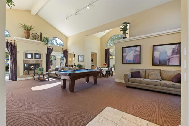 100 Sea Cliff Way, Oceanside CA: https://media.crmls.org/mediaz/bac7c223-f1c1-4794-87f6-ffa373a2391c.jpg