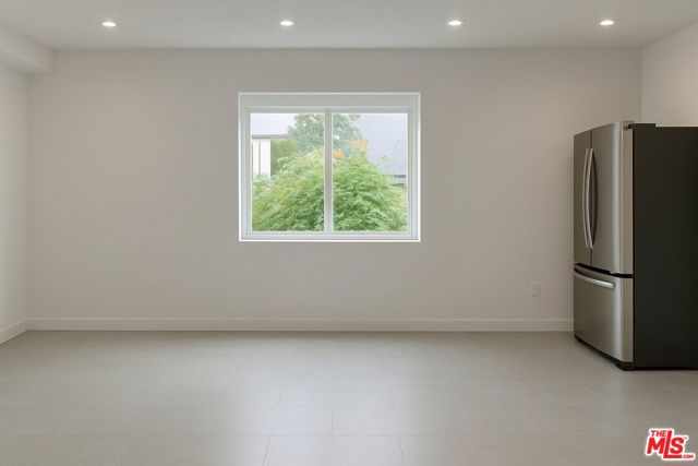 834 S Shenandoah Street, Los Angeles CA: https://media.crmls.org/mediaz/bac818d7-b98b-4051-ac45-ea1c278071f6.jpg