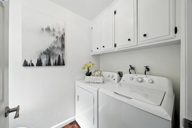 1116 Brewster Ave, Redwood City CA: https://media.crmls.org/mediaz/bac832d8-3a94-471e-92a9-68fcd02c17dc.jpg