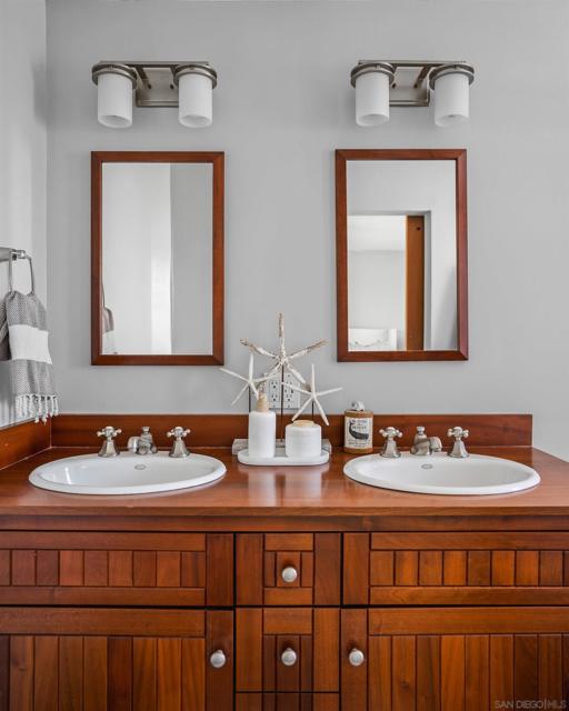 1623 Glorietta Blvd, Coronado CA: https://media.crmls.org/mediaz/bac861af-2ec9-48a1-a912-c87e2df4d063.jpg