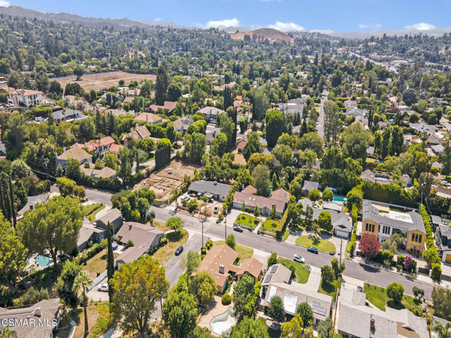 5448 Bothwell Road, Tarzana CA: https://media.crmls.org/mediaz/bac9514e-9311-4c70-bc05-b052cbd57103.jpg