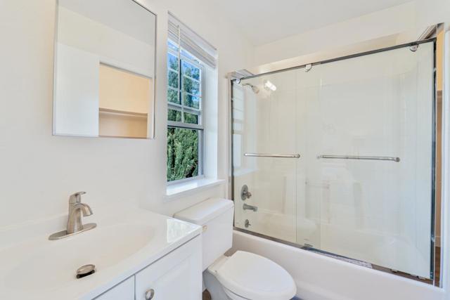 240 Daphne Way, East Palo Alto CA: https://media.crmls.org/mediaz/bac9ae58-31a5-40fa-ae42-aac76034d2b8.jpg