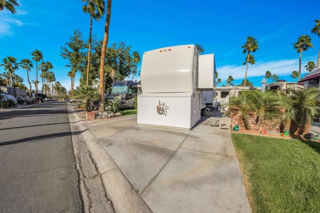 69411 Ramon Road, Cathedral City CA: https://media.crmls.org/mediaz/baca6036-0f51-4443-a0fa-9cd177308059.jpg