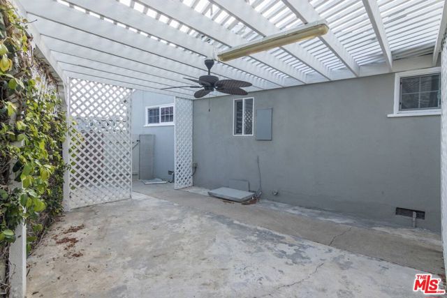 5332 Goodland Avenue, Valley Village CA: https://media.crmls.org/mediaz/bacb2a70-e35a-432f-ac33-e9e9aaeb95b7.jpg