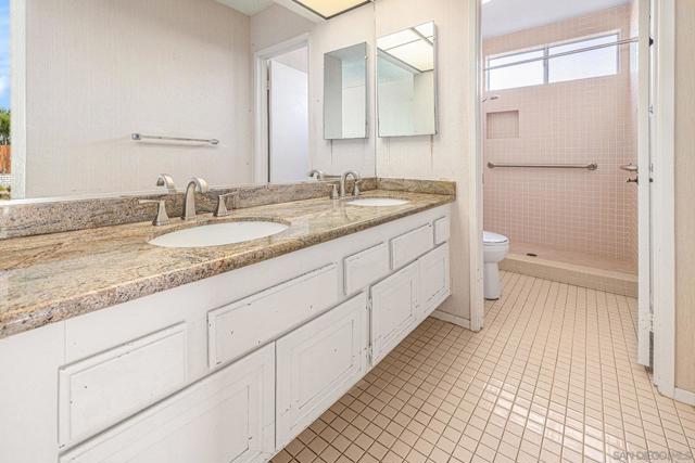 3008 Garboso Street, Carlsbad CA: https://media.crmls.org/mediaz/bacb7435-babf-43c9-be12-a18aaa44083a.jpg