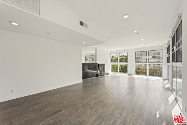 1932 Selby Avenue, Los Angeles CA: https://media.crmls.org/mediaz/bacc1d3d-0352-4d34-b453-7e1cff3c5b52.jpg