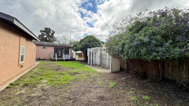 271 Paul Avenue, Salinas CA: https://media.crmls.org/mediaz/bacc7f67-05d5-4d5d-9676-59175d0a342d.jpg