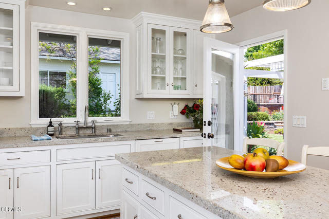 Detail Gallery Image 14 of 54 For 941 Wiladonda Dr, La Canada Flintridge,  CA 91011 - 3 Beds | 3/1 Baths