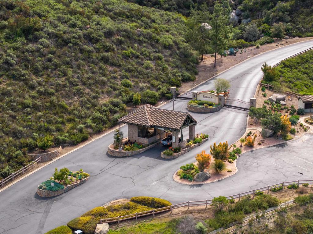 Meadow Glen Way W