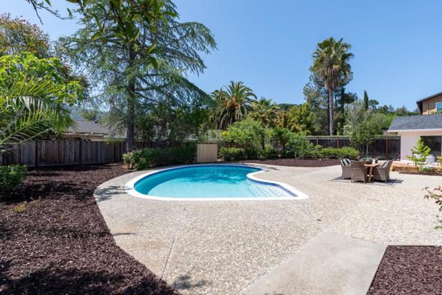 20722 Verde Vista Lane, Saratoga CA: https://media.crmls.org/mediaz/bacd496a-935c-4092-b0a1-363cd3a0dbc4.jpg