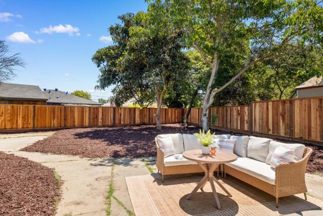 120 Abelia Way, East Palo Alto CA: https://media.crmls.org/mediaz/bacd4cce-4a8f-4fd7-bdab-96a7683db136.jpg