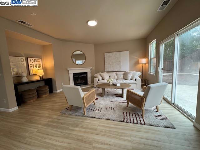 118 E Heritage Drive, Mountain House CA: https://media.crmls.org/mediaz/bacde577-2a84-4d8d-bab2-713ae1d62870.jpg