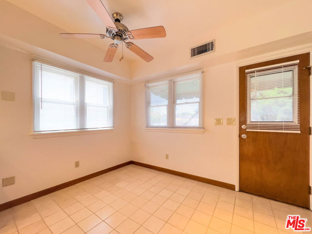 1119 Geneva Street, Glendale CA: https://media.crmls.org/mediaz/bace45b9-6ff2-470b-98dc-92ff991bbb98.jpg