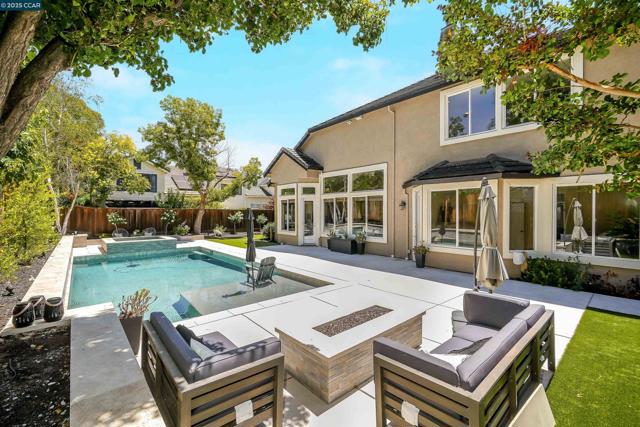 139 Shelterwood Ln, Danville CA: https://media.crmls.org/mediaz/bacf597a-e0a3-48eb-ae6a-2677412fb40f.jpg
