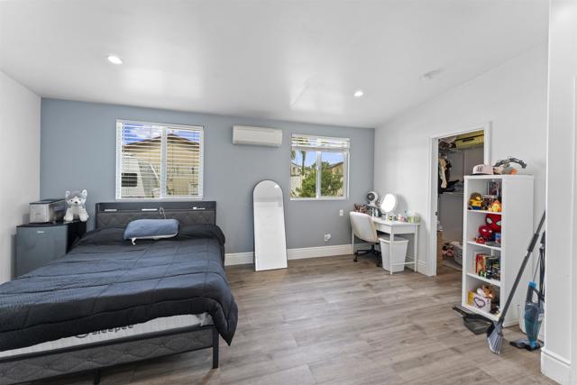 Detail Gallery Image 12 of 23 For 1045 Howard Ave, Escondido,  CA 92029 - 4 Beds | 3 Baths