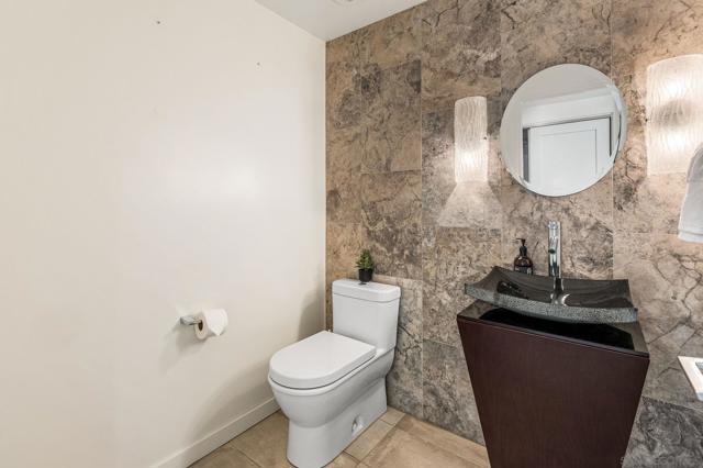 165 Pine Ave, Carlsbad CA: https://media.crmls.org/mediaz/bad0bdaf-af67-443c-bbec-c3dba885a64d.jpg