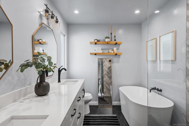 6625 Casselberry Way, San Diego CA: https://media.crmls.org/mediaz/bad0c4c9-9671-46d0-961e-c8b3c4af1671.jpg