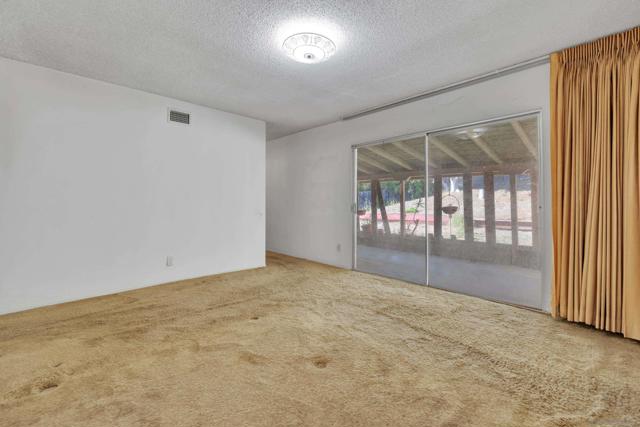 6800 Colorado Ave, La Mesa CA: https://media.crmls.org/mediaz/bad0ce23-6988-4dcf-aaa6-82ac4fe72c68.jpg