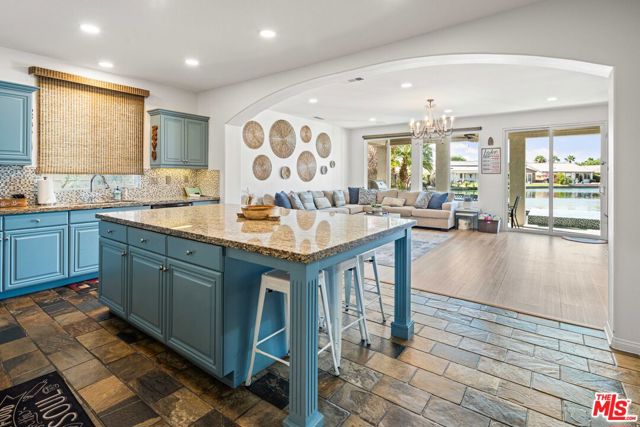 42871 Beato Drive, Indio CA: https://media.crmls.org/mediaz/bad0f518-c563-4598-bc71-39af80d9b2cc.jpg