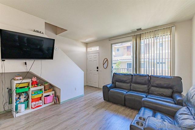 2299 Cabo Bahia, Chula Vista CA: https://media.crmls.org/mediaz/bad109fc-9003-42d6-b6ee-4f37ee181d27.jpg