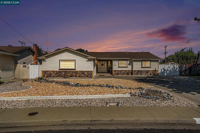 1543 Heartwood Dr, Concord CA: https://media.crmls.org/mediaz/bad143ac-0fbe-424c-8c14-38a3af972b86.jpg