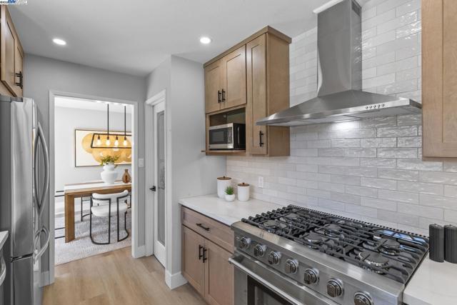 2531 Willowren Way, Pleasanton CA: https://media.crmls.org/mediaz/bad17af2-ad65-4e0f-a5c1-aca3b9e47946.jpg