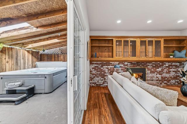 3049 Sunrise Circle, Marina CA: https://media.crmls.org/mediaz/bad1f96b-8f1d-4591-b2f6-05ffbef204cf.jpg