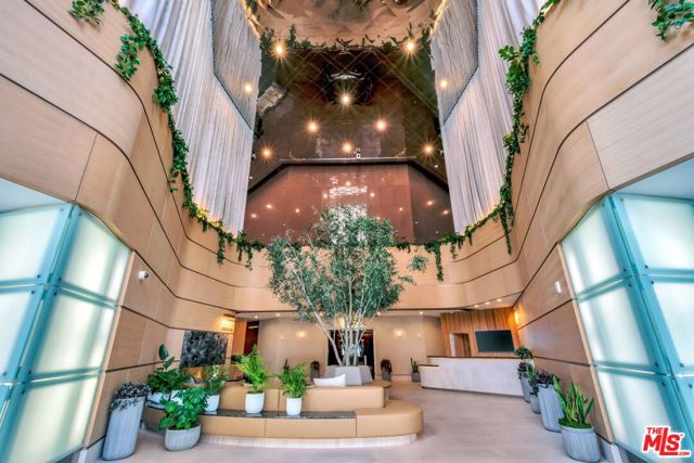 1100 Wilshire Boulevard, Los Angeles CA: https://media.crmls.org/mediaz/bad24415-acf9-4d77-8844-67a37835547d.jpg