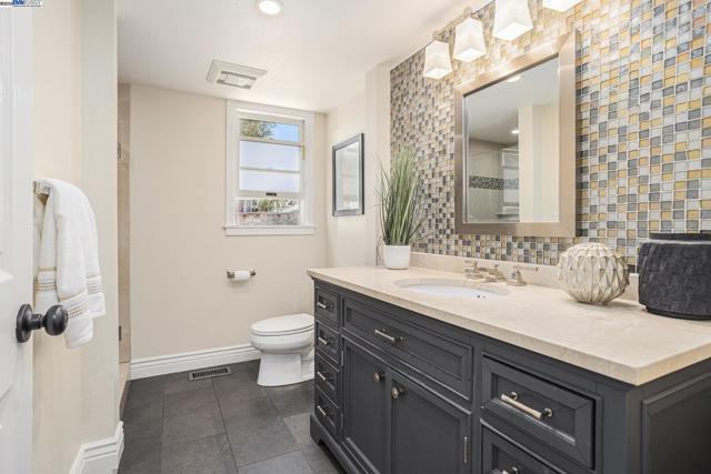3868 Orion Ct, Pleasanton CA: https://media.crmls.org/mediaz/bad24972-2b7b-4cff-8c35-f0edb5d744f0.jpg