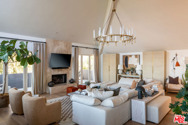 5 Bed Home for Sale in Beverly Hills, California