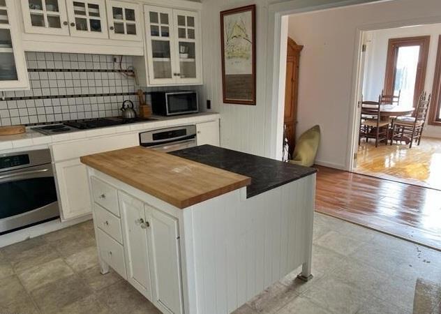 5520 S Highway 1,  CA: https://media.crmls.org/mediaz/bad2cdb0-22c8-412c-a40c-9da6bb1c3b89.jpg