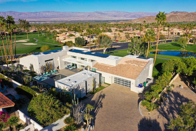 49120 Sunrose Lane, Palm Desert CA: https://media.crmls.org/mediaz/bad38008-504f-438e-9ba8-10eefb8d50fb.jpg