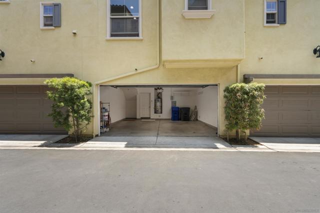2517 Escala Circle, San Diego CA: https://media.crmls.org/mediaz/bad3835d-30a8-40ef-a197-80d3e95d7eec.jpg