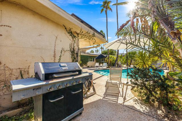 1223 E San Lorenzo Road, Palm Springs CA: https://media.crmls.org/mediaz/bad4443e-8576-4c2b-a8ad-00a29e8a0d41.jpg