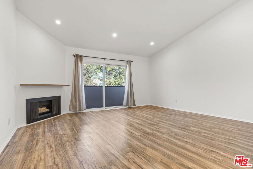 5500 Lindley Avenue #206