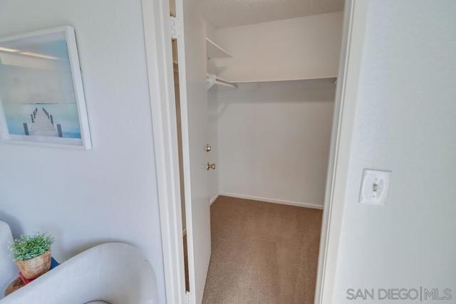 835 E Ave, Coronado CA: https://media.crmls.org/mediaz/bad46d74-b348-41ad-89e6-b58c5c43b1b2.jpg