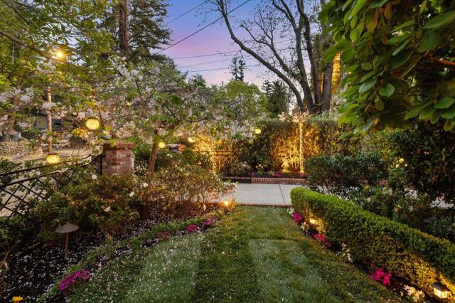 526 W Poplar Avenue, San Mateo CA: https://media.crmls.org/mediaz/bad4b540-c644-44f3-8e42-5cac1d362d2a.jpg