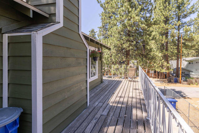 308 W Rainbow Boulevard, Big Bear CA: https://media.crmls.org/mediaz/bad5142f-14f1-47bf-af12-3a1ec1409fdc.jpg