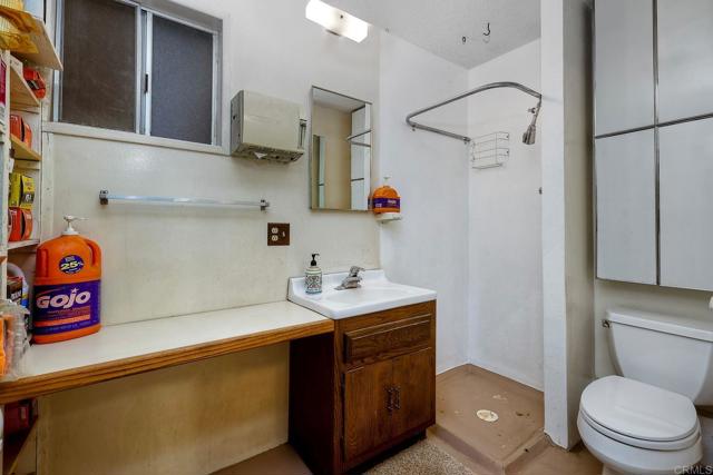 Detail Gallery Image 61 of 75 For 2335 Mirador, Vista,  CA 92084 - 5 Beds | 2/1 Baths