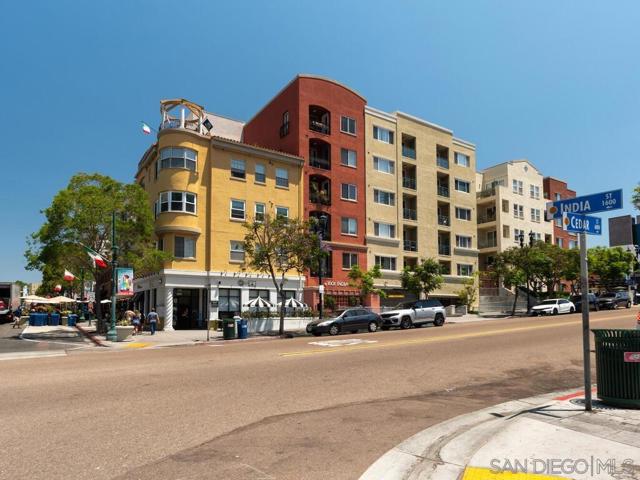 1601 India St, San Diego CA: https://media.crmls.org/mediaz/bad5b038-2ae6-427c-ae95-3a6aa7d8ca35.jpg